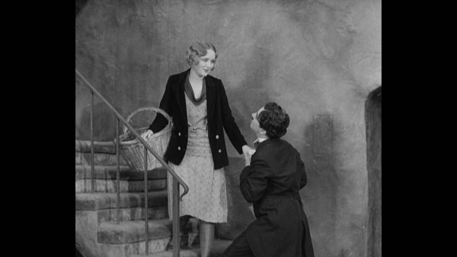 Screen capture from City Lights