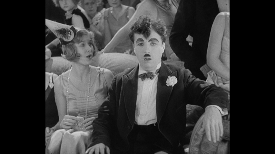 Screen capture from City Lights