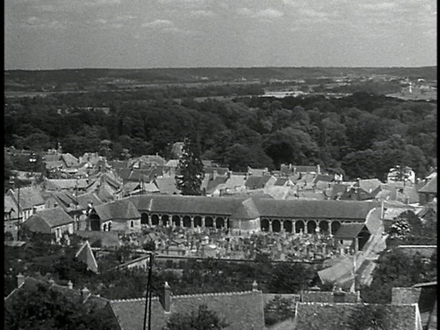 Screen capture from Le Corbeau