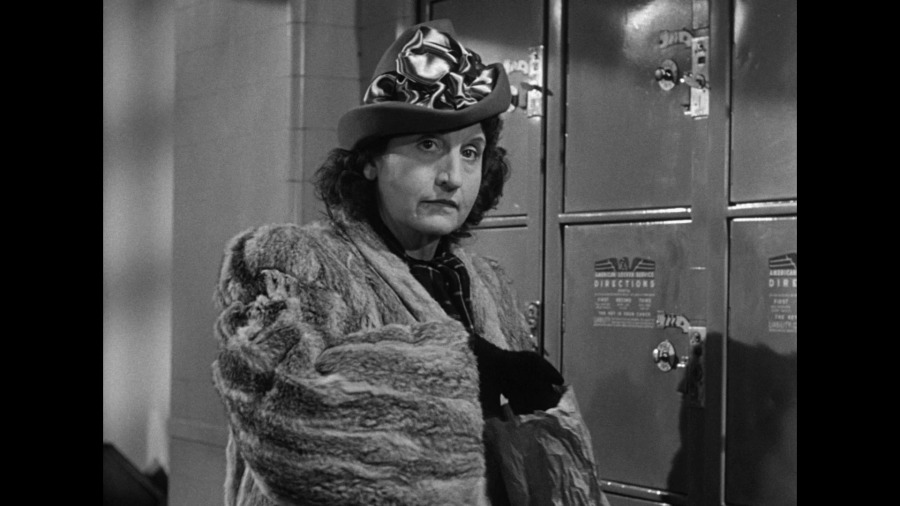 Screen capture from Cry of the City