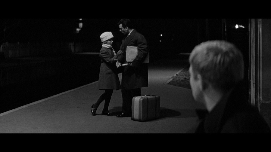 Screen capture from Sundays and Cybèle