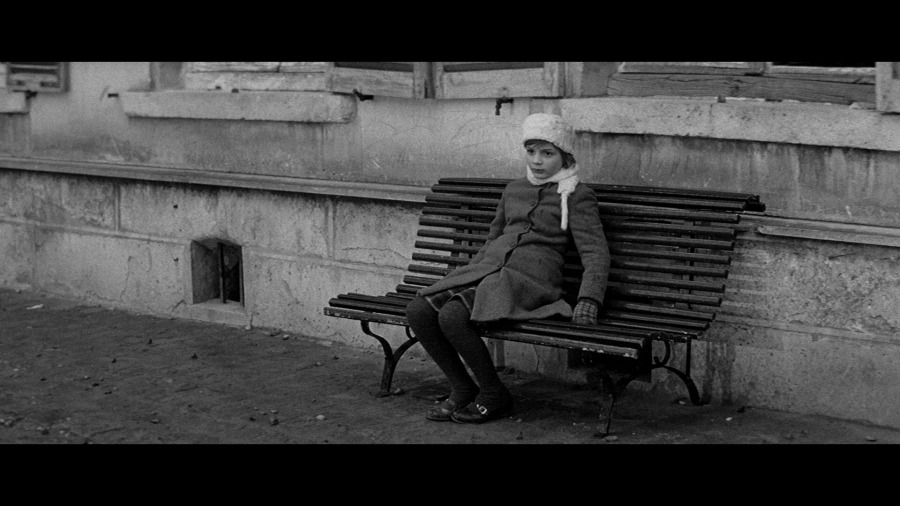 Screen capture from Sundays and Cybèle