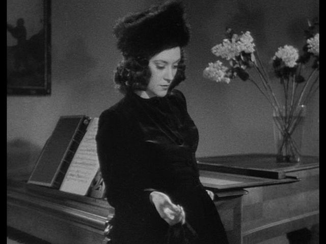 Screen capture from Les dames du Bois de Boulogne