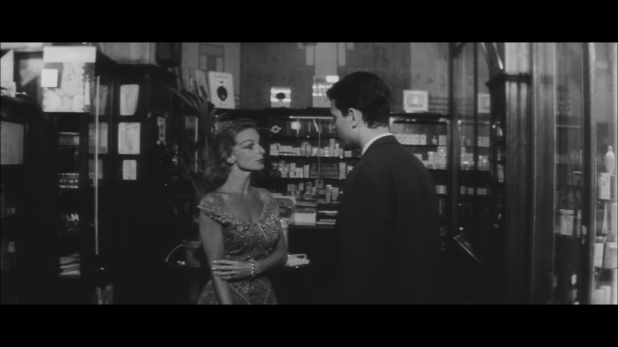 Screen capture from Lola