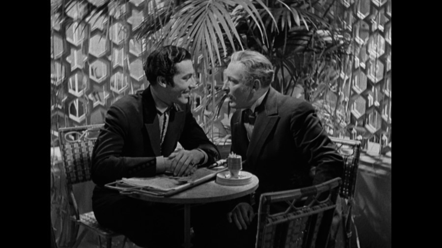 Screen capture from The Devil is a Woman