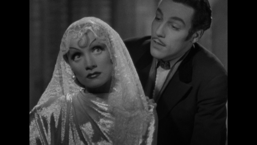 Screen capture from The Devil is a Woman