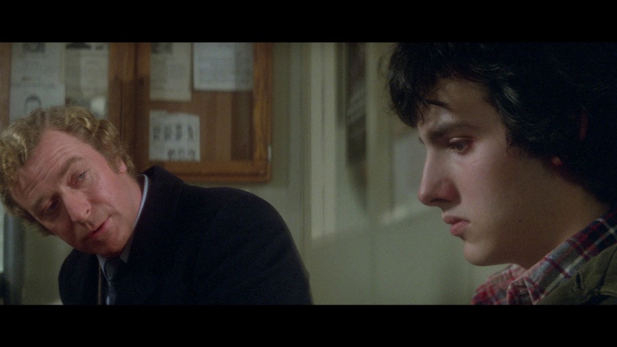 Screen capture from Dressed to Kill