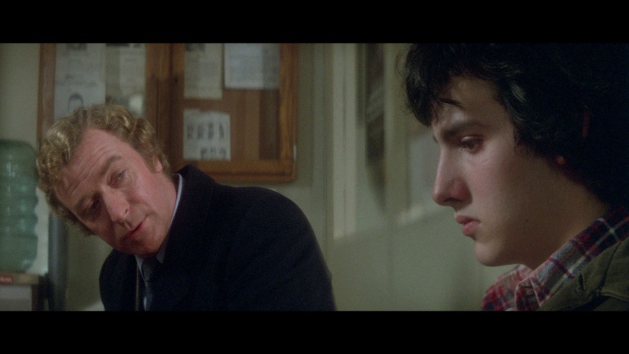 Screen capture from Dressed to Kill
