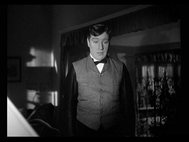 Screen capture from Presenting Sacha Guitry