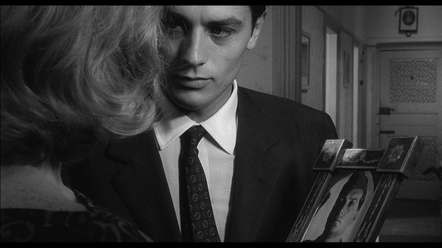 Screen capture from L'eclisse