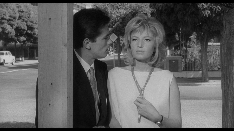 Screen capture from L'eclisse