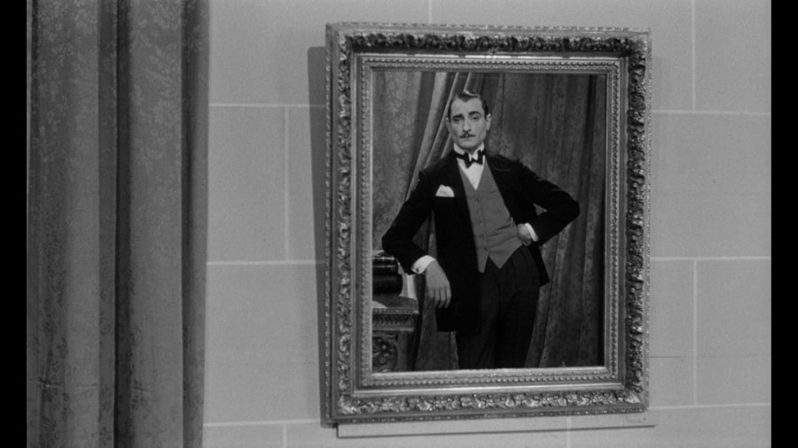 Screen capture from Pierre Etaix