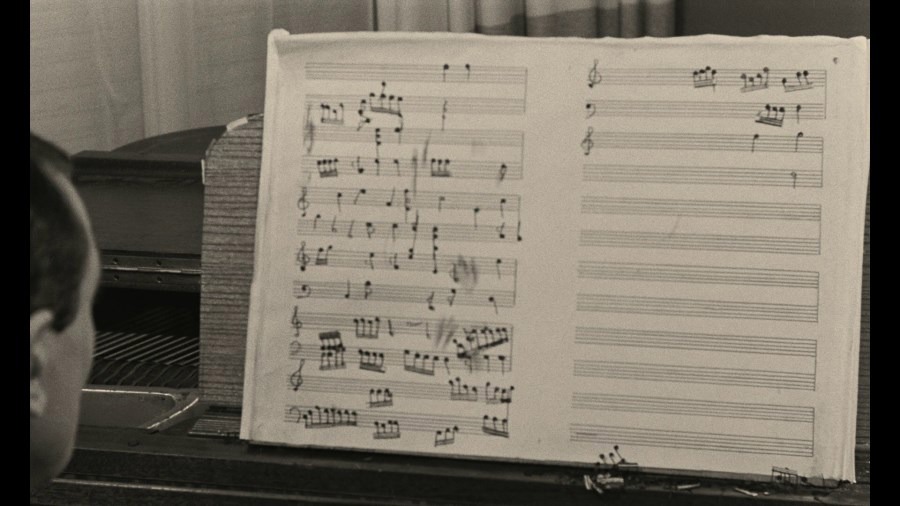 Screen capture from Pierre Etaix