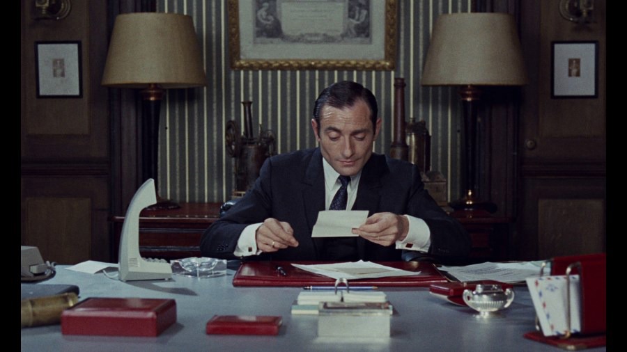 Screen capture from Pierre Etaix