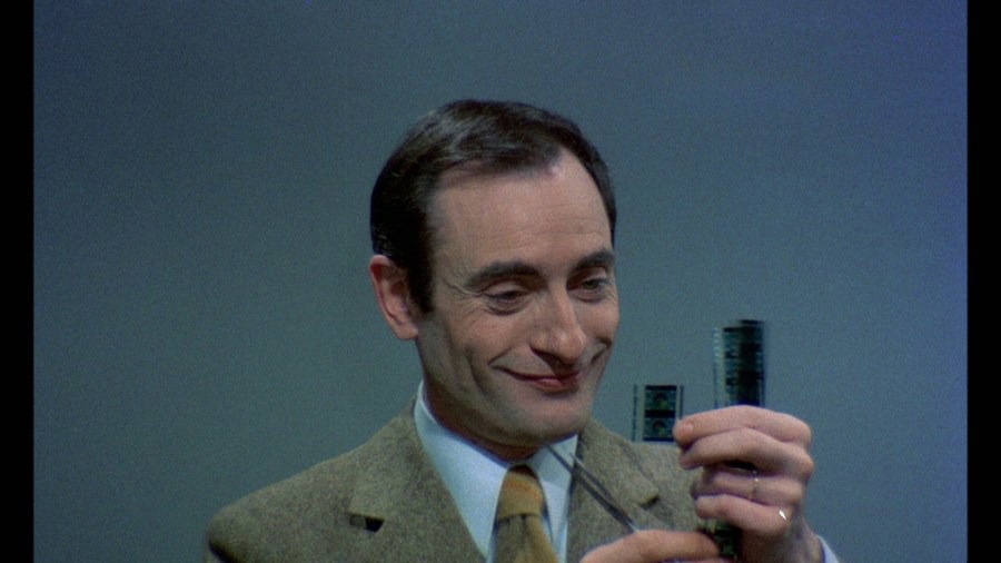 Screen capture from Pierre Etaix