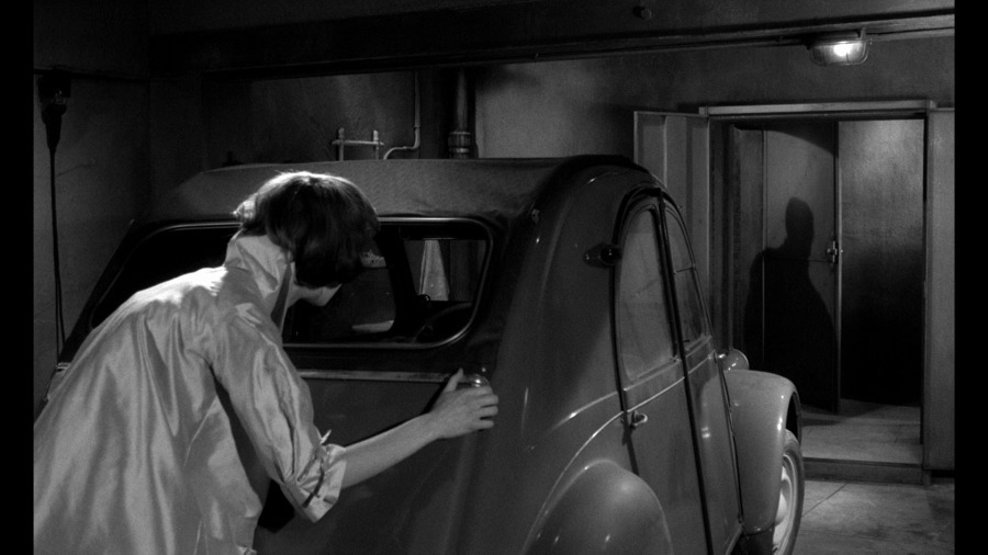 Screen capture from Eyes Without a Face