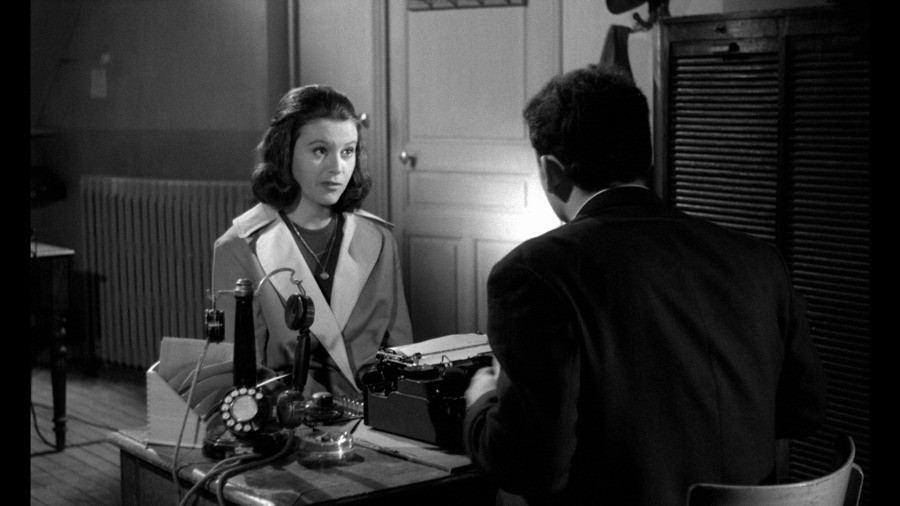 Screen capture from Eyes Without a Face