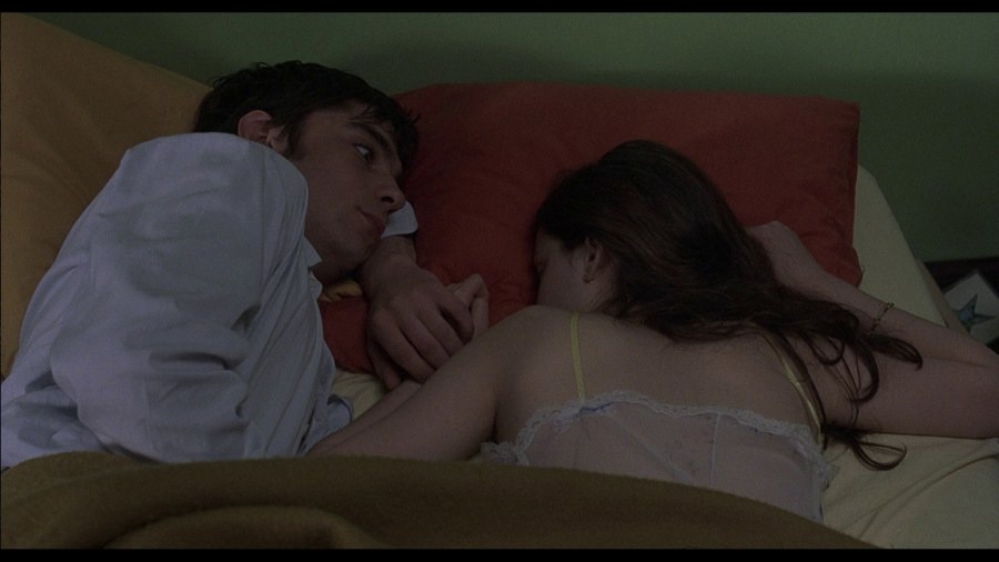 Screen capture from Fat Girl