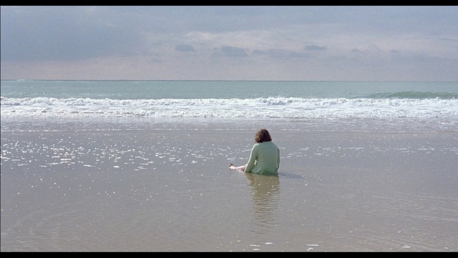 Screen capture from Fat Girl