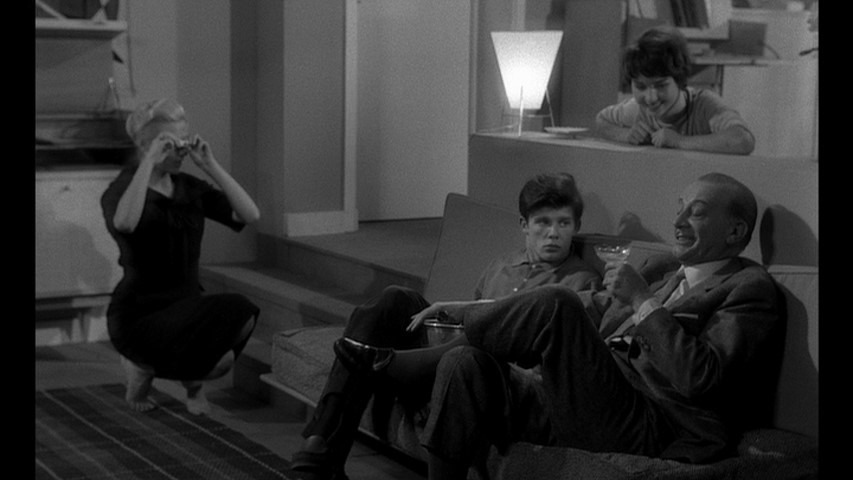 Screen capture from Elevator to the Gallows