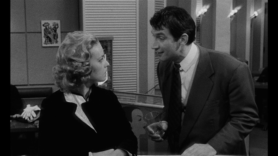 Screen capture from Elevator to the Gallows