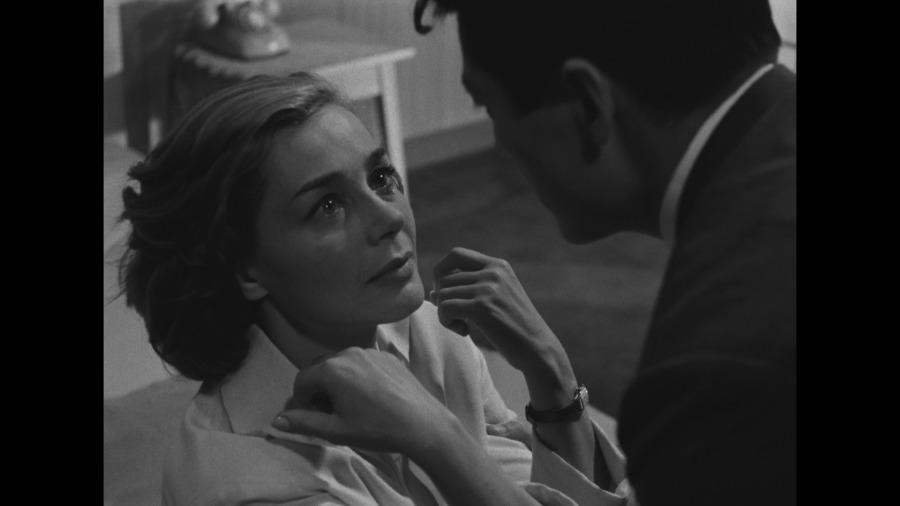 Screen capture from Hiroshima mon amour