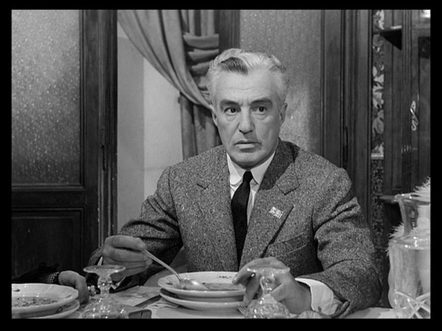 Screen capture from Il Generale Della Rovere