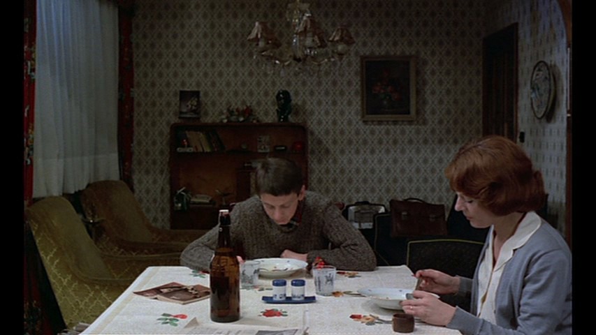 Screen capture from Jeanne Dielman, 23, quai du Commerce, 1080 Bruxelles