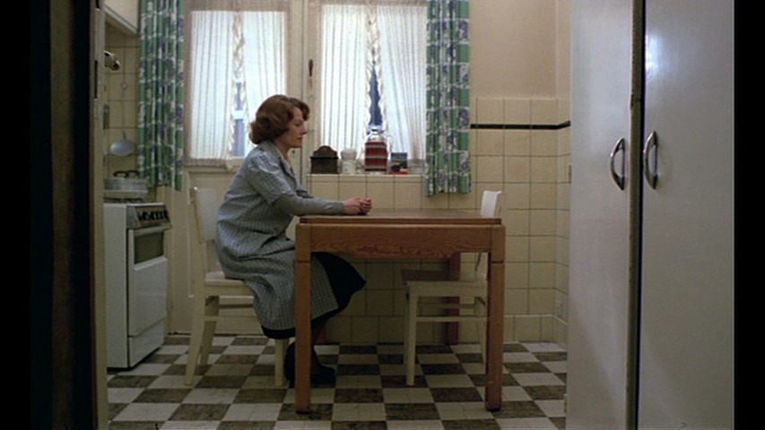 Screen capture from Jeanne Dielman, 23, quai du Commerce, 1080 Bruxelles