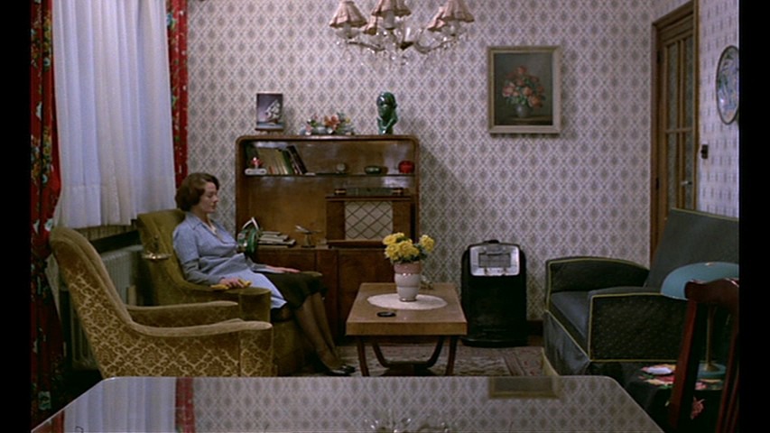 Screen capture from Jeanne Dielman, 23, quai du Commerce, 1080 Bruxelles