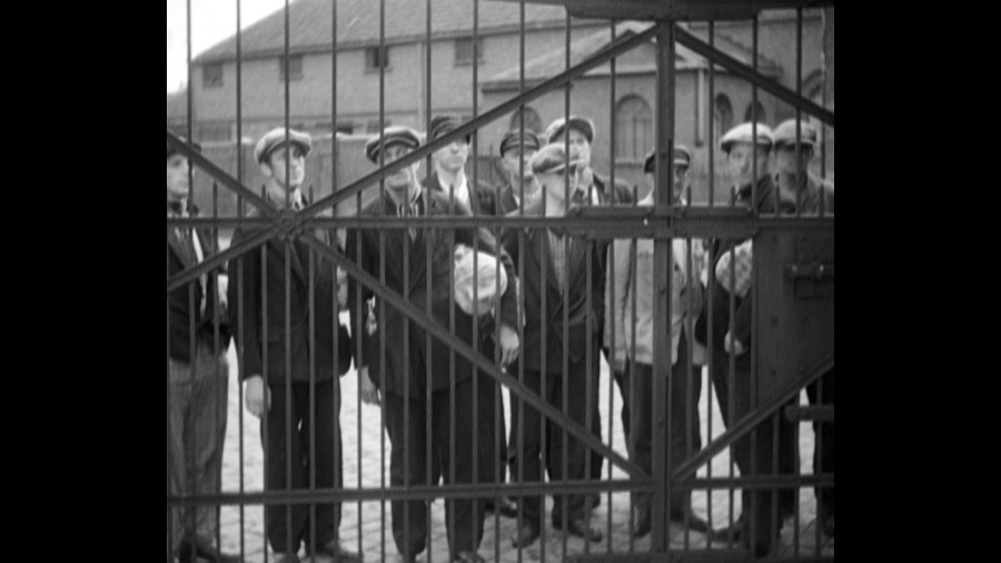 Screen capture from Kameradschaft