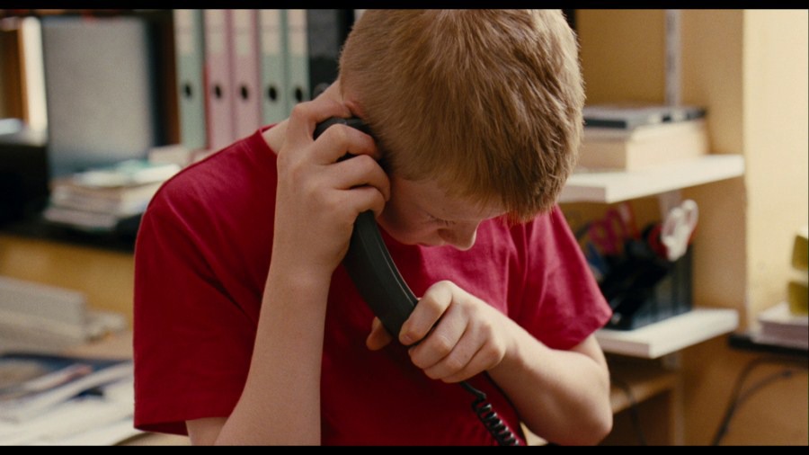 Screen capture from The Kid with a Bike