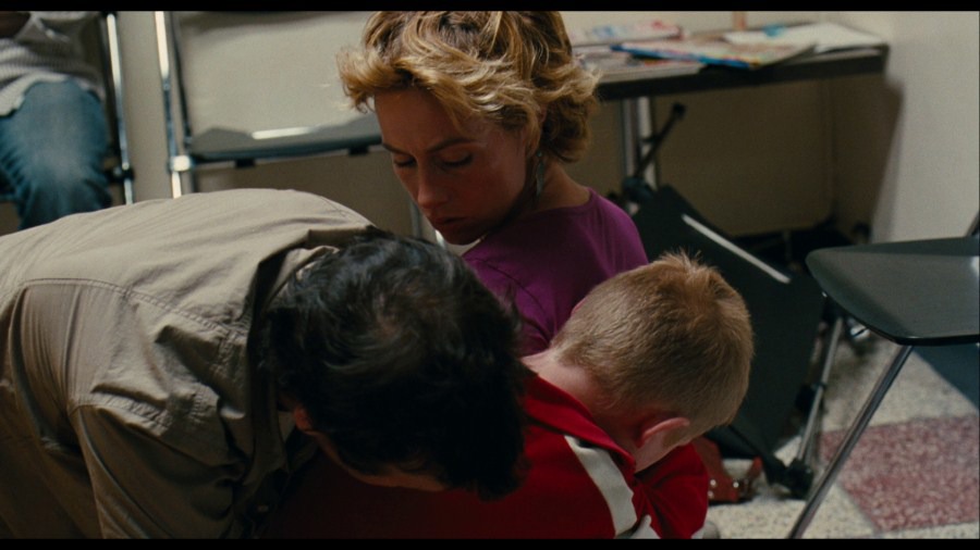 Screen capture from The Kid with a Bike