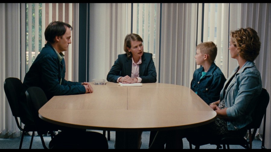 Screen capture from The Kid with a Bike