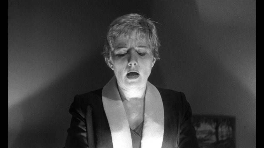 Screen capture from Kiss Me Deadly