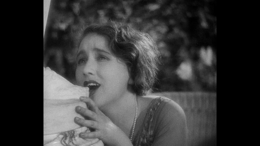 Screen capture from L'Age d'or / Un Chien Andalou
