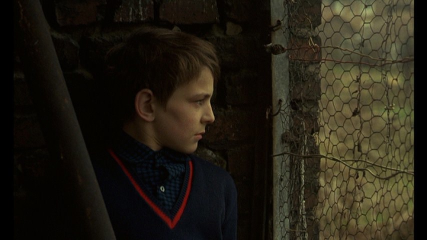 Screen capture from L’enfance nue