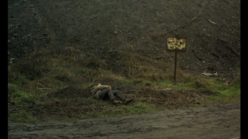 Screen capture from L’enfance nue