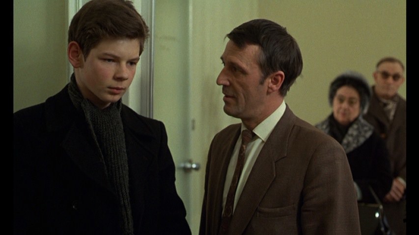Screen capture from L’enfance nue