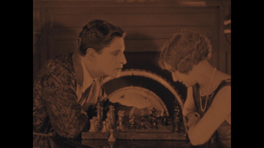 Screen capture from The Lodger: A Story of the London Fog