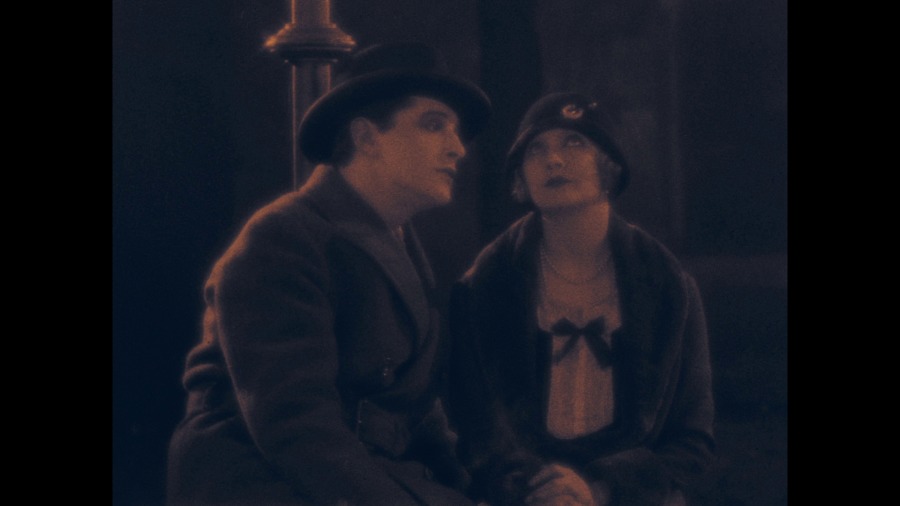 Screen capture from The Lodger: A Story of the London Fog