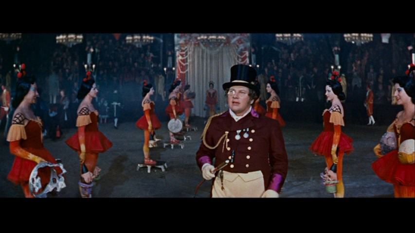 Screen capture from Lola Montès