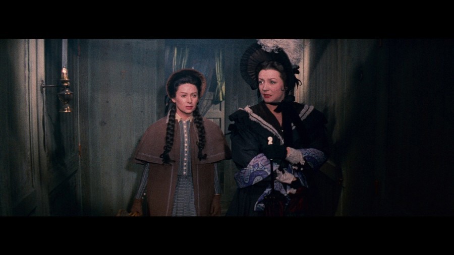Screen capture from Lola Montès