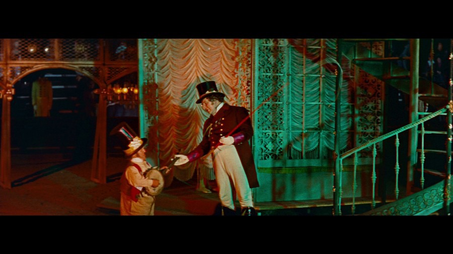 Screen capture from Lola Montès