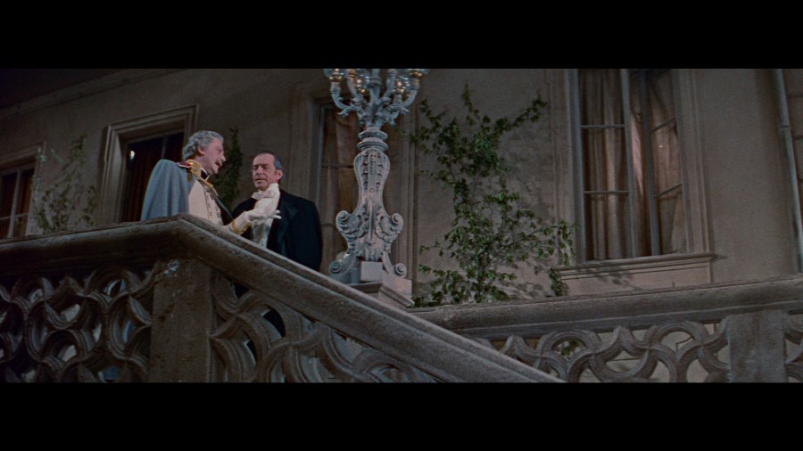 Screen capture from Lola Montès