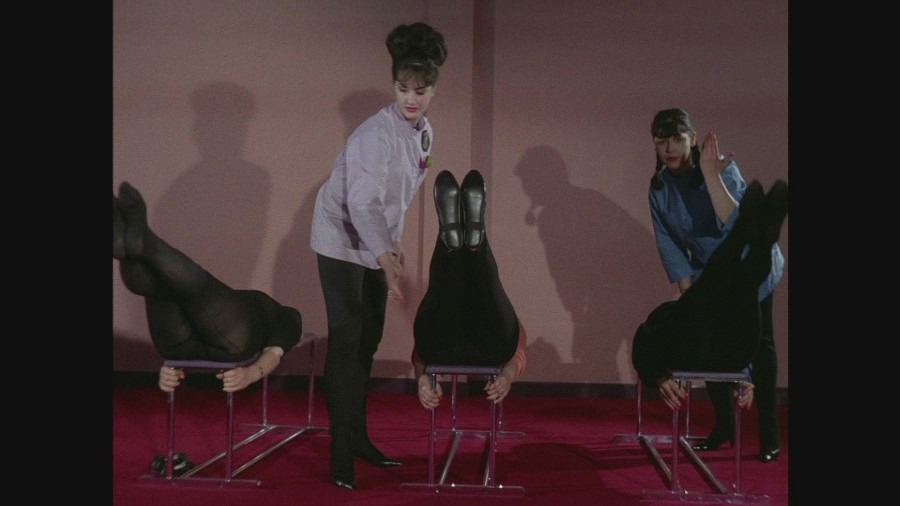 Screen capture from London in the Raw