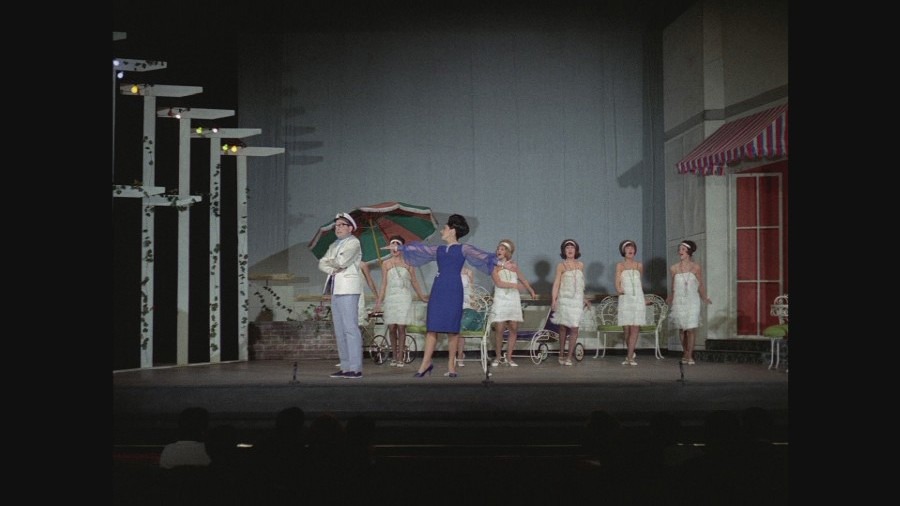 Screen capture from London in the Raw