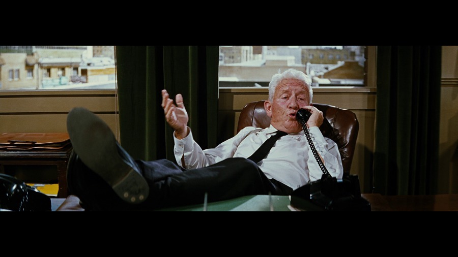 Screen capture from It's a Mad, Mad, Mad, Mad World