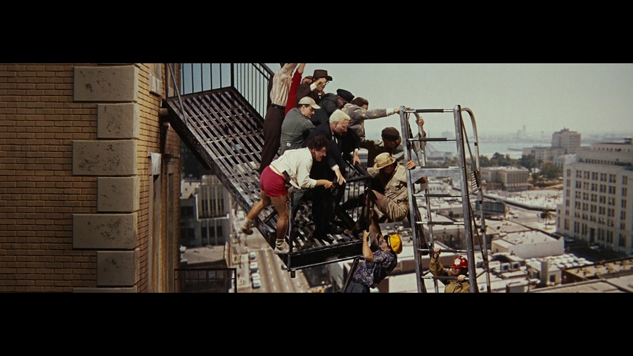 Screen capture from It's a Mad, Mad, Mad, Mad World
