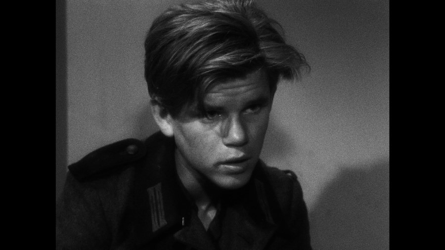 Screen capture from A Man Escaped